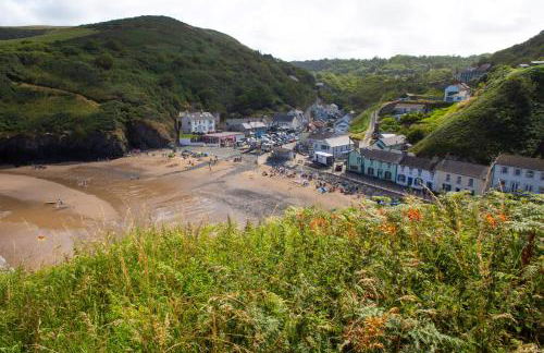 2 Castle Hall Llangrannog - Photo 13