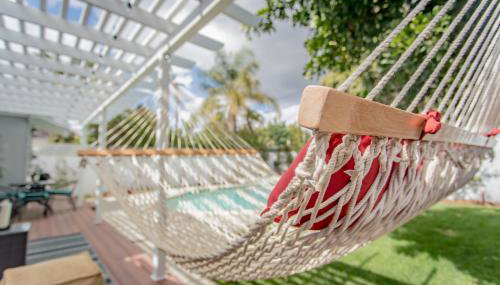 Enchanting Sherman Oaks Home With Pool permit #HSR two five zero zero 3222 - Foto 2, Garden, sunbed, Garden view