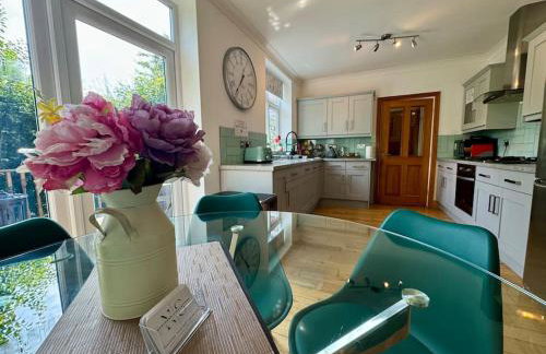 8min to City, Hot Tub House, Fire Pit, Free Parking - Foto 20