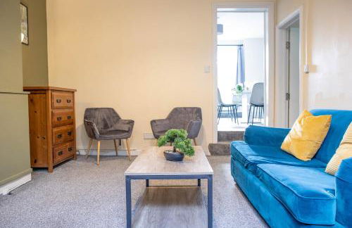 3 Bedroom House - Free Parking-Hospital-Contractors-Families - Long Stay Rates Available - Photo 42