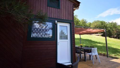 Petit chalet au Lac de Goulens avec piscine commune - 2 adultes et 1 enfant - Foto 2, Garden, Garden view