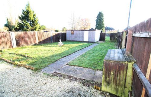 Large Bungalow - Sleeps 8 - 3 Large Beds - 2 Bathrooms - Off Street Parking - Pets Welcome - Very Large Enclosed Gardens - Fast Wifi - Foto 28