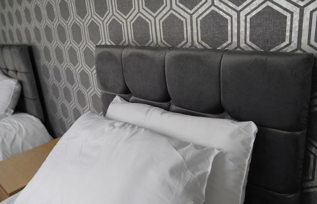 Dean House - Photo 13