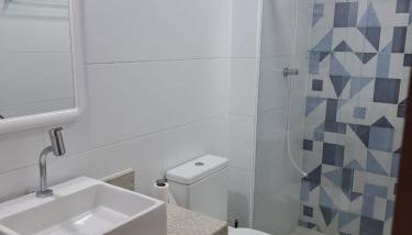Lindo apartamento na praia do morro com vista para o mar, espaçoso, prédio novinho - Foto 4
