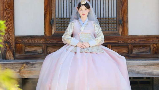 Posando com o hanbok