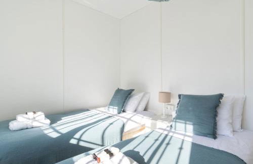 Villa with Free Heated Pool - Pass the Keys - Photo 15