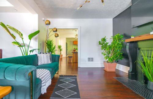 Jungle House Columbus Short North Downtown Free Parking - Steps to Convention Center & Nationwide Arena - 2BR Luxury Home - Sleeps 8 - Over 5,800 Five Star Stays - Foto 17