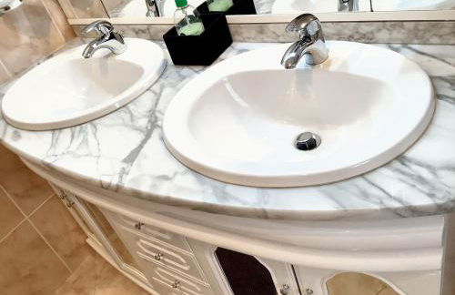 Charming House in Cortiçada with Balcony and Mountain View - Foto 20