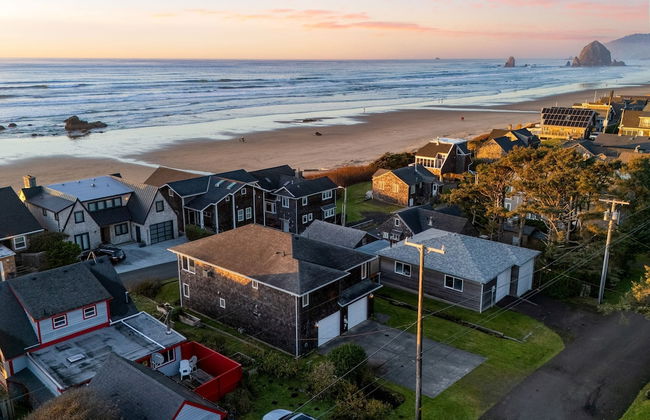 Pacific Breeze Ocean Views Steps to Cannon Beach Airy Coastal Retreat - Foto 1