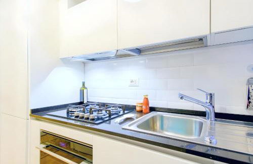 Elegantis Milos Suite Apartment - Your Chic Retreat in Central Rome - Photo 17