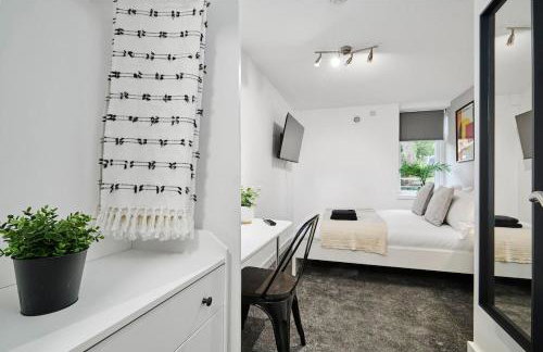 Luxury Lower-Level Two Bed Apt - Foto 9