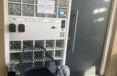 Sky Studio Apartment 1,5 Zimmer für 4 Leute Zentral 35qm S-Bahn Mercedes Benz - Foto 7