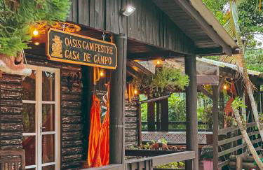 Sítio com piscina, churrasqueira, lareira, fogão à lenha, mesa de sinuca e vista para as montanhas - Foto 1