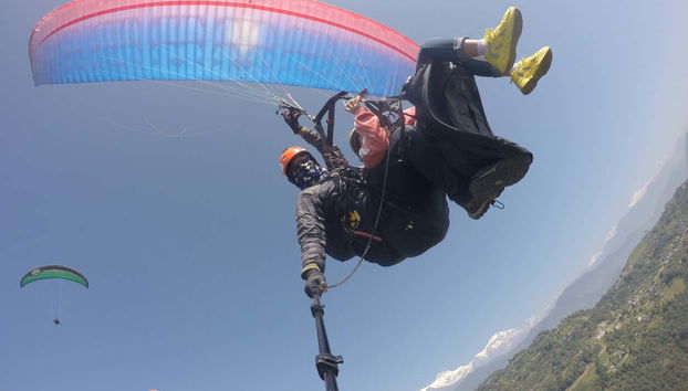 Você gostaria de voar em Pokhara?