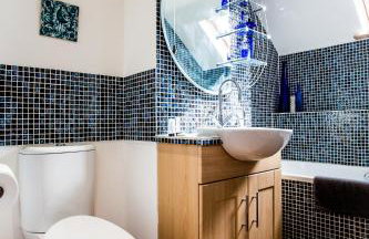 Beautiful 3 Bedroom Cottage - Picturesque Retreat - Foto 31