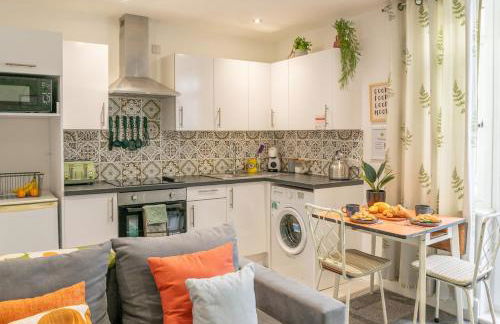 #08 Stylish Solihull Stay Sleeps 4 BHX NEC 10 mins - Free Parking - perfect for contractors and families - Foto 12