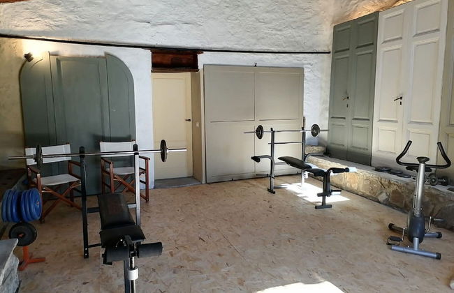 Tuscan Charm With Pool & Views - Foto 18