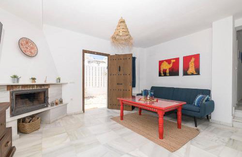 Preciosa Casa con Jardin y Piscina Privada en el Puerto de santaMaria - Photo 4