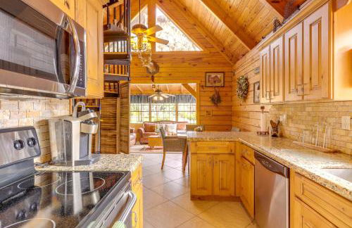 Steps to Lake Okeechobee Cabin with Pool Access! - Foto 7