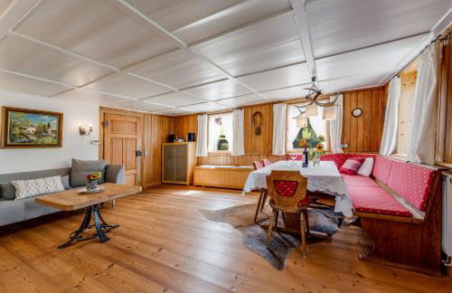 Ferienwohnung Wiesengrün - uriger Hüttenstil - Foto 1