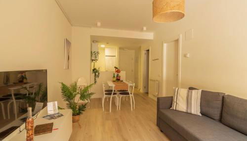 LA TERRAZA DE LA VEGA - Ubicación inmejorable , wifi , terraza y parking gratuito - Foto 3