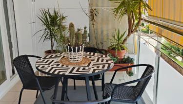 Alegre apto con piscina, a 300m de la playa. - Photo 2