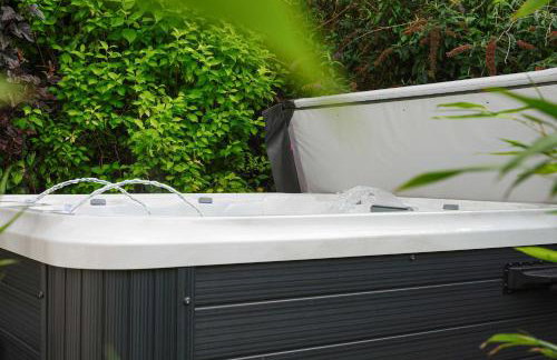 Bulls Head Historic Home With Garden And Hot Tub - Photo 9