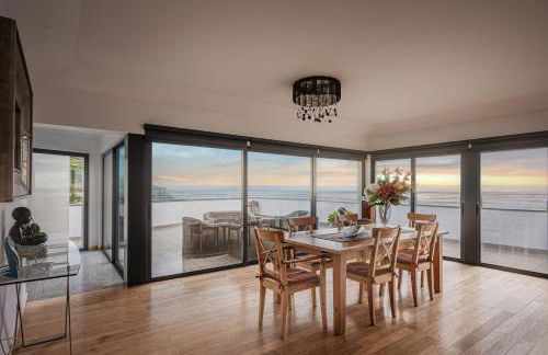 Beachfront Penthouse with Panoramic Ocean-View Terrace VIP Baia - Photo 1