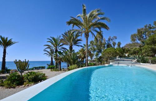 Private seafront Villa in Almería with sea access - Foto 1
