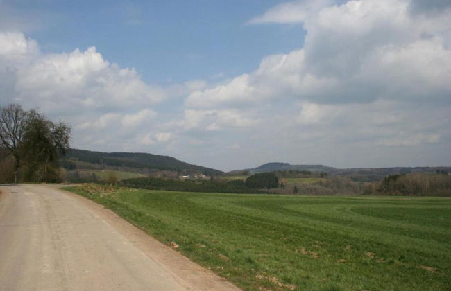 Bungalow in Eifel Near Forest and Mountains - Foto 36