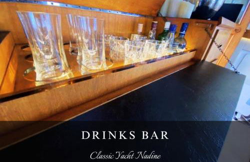 Classic Yacht Nadine in Poole Harbour, Dorset, with a Hot Tub Jacuzzi - Photo 16