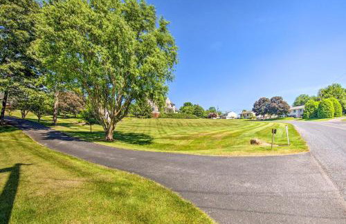 Charming Apartment with Yard and Beautiful Gardens! - Foto 34