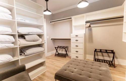 Minutes to Downtown Huge Outdoor Deck HOT TUB - Foto 10