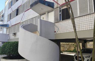 Apto 5E - 2 Quartos com Ar Condicionado, 2 Banheiros, 1 vaga e Internet - Frente ao Mar - Foto 13