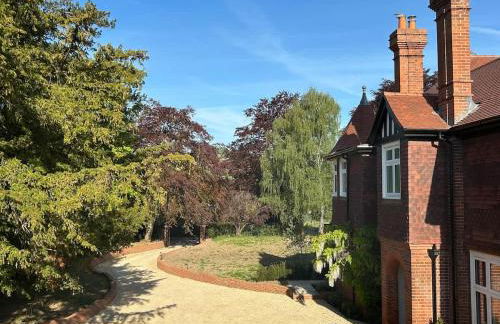 Goring River Retreat with Gym and Wellness Area - Photo 31