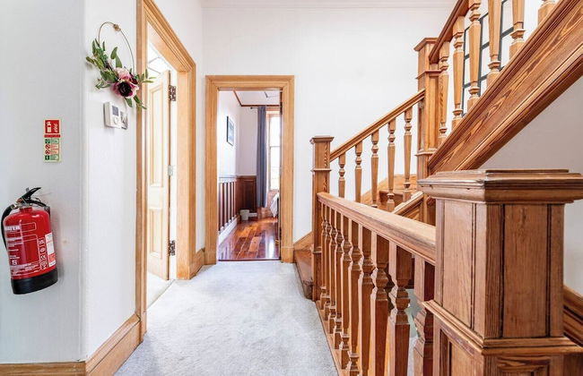 Stunning 5 Bedroom Large Apartment With Parking - Foto 37