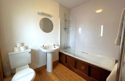 Spectacular 7BR House Hot Tub and Gardens in Gretna - Pass the Keys - Foto 42