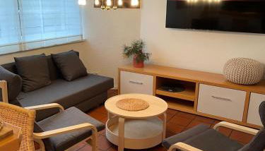 Twenge Retreat - Haus Nähe Stadt und Flughafen mit Garten, 3 Zimmer, TV, Küche, Bad und Netflix - Foto 2