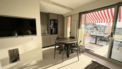 Dernier étage coeur Menton, vue mer parking privé - Photo 3