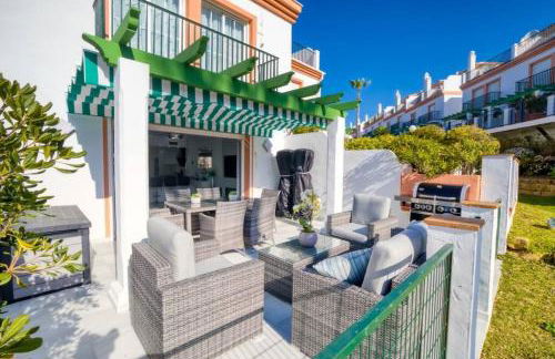 Marbella Luxury Home with Games Room & Sea Views - Photo 4