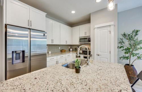 New-Build Jacksonville Townhome with Private Yard! - Photo 13