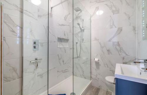 The Landings Apartment 6 - Photo 14