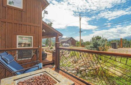 Cabin~Views~Heart of Town~W&D~Fireplace~Kitchen - Foto 37