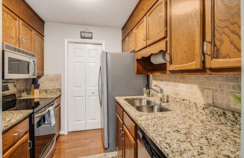 Brook Haven Condo - Downtown Blowing Rock Ground Floor Fully Stocked with 2 King Beds - Foto 22