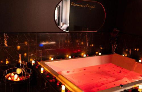 Love Room Chic Lescapade à Cherbourg - Foto 2