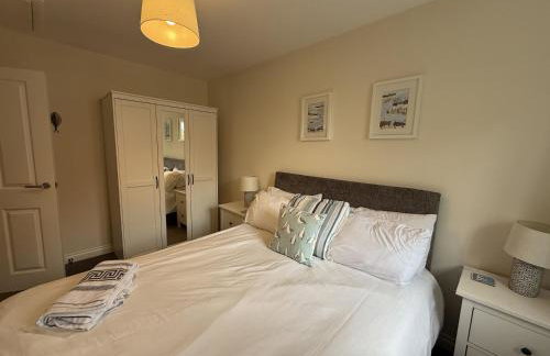 Seaside Cottage, The Bay, 2 bedrooms, patio, parking nearby, 2 dogs welcome - Foto 9
