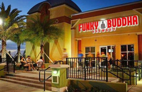 Palm Paradise-Seaside Home w Heated Saltwater Pool - Photo 31