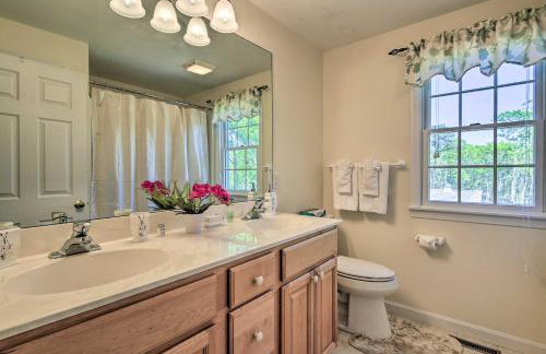 Cape Cod Home with Game Room - 3 Mi From Mayflower! - Foto 27