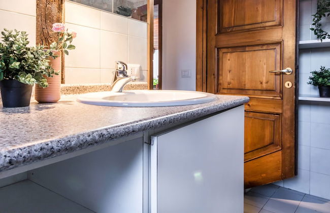 JOIVY Big Wooden Apartment for 6 near Milano Center - Photo 23