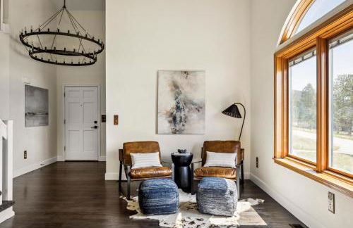 Hot Tub - Scenic Views - Spacious Deck - Game Room - Foto 9